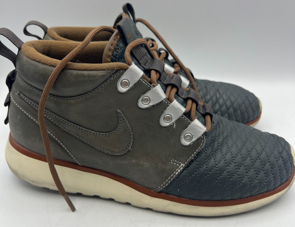 Nike Roshe Run SneakerBoot Mens 8 Gray Quilted Leather Mid High Top 639165-002